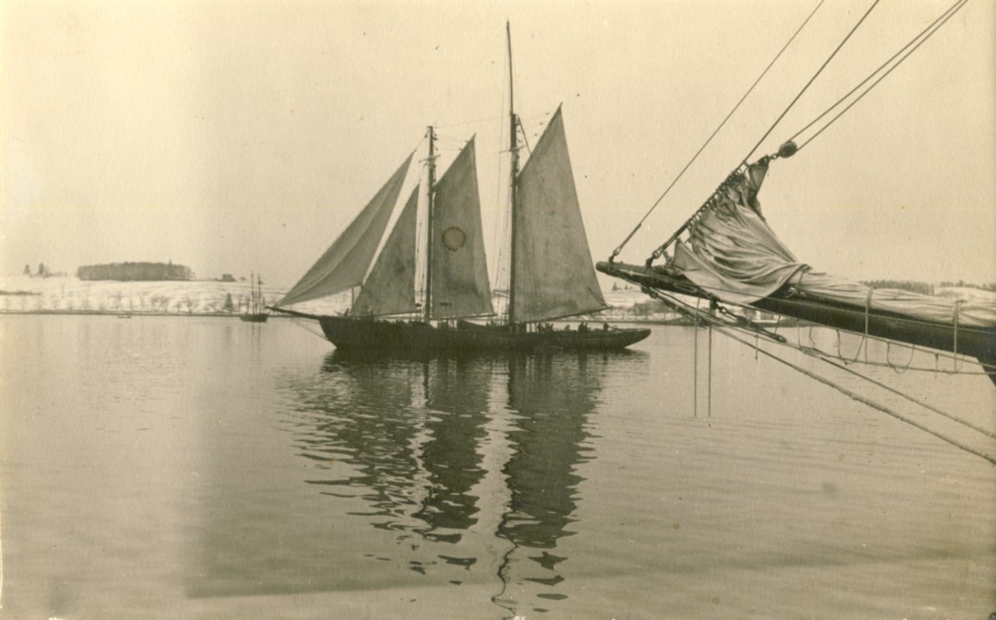 Two masted fishing schooner 'Leah Beryl', Lunenburg, Nova Scotia (1930's) Image for Two masted fishing schooner 'Leah Beryl', Lunenburg, Nova Scotia (1930's)