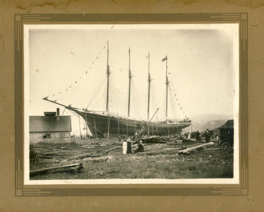 Image for Photograph of the launching of the Whitebelle in Parrsboro, Nova Scotia 1920